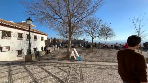Granada España Febrero 2024 Personas Turistas Caminan Por Mirador San — Vídeos de Stock