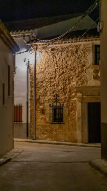 Etkileyici Dış Yapının Büyüleyici Mimarisi