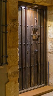 Mimari Yapıyı Güvene Almak İçin Kapalı Giriş