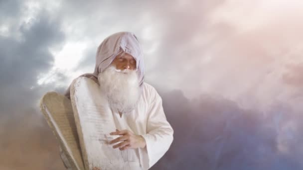 Gamla Testamentets Bibliska Profet Mose Håller Tavlorna Med Tio Buden — Stockvideo