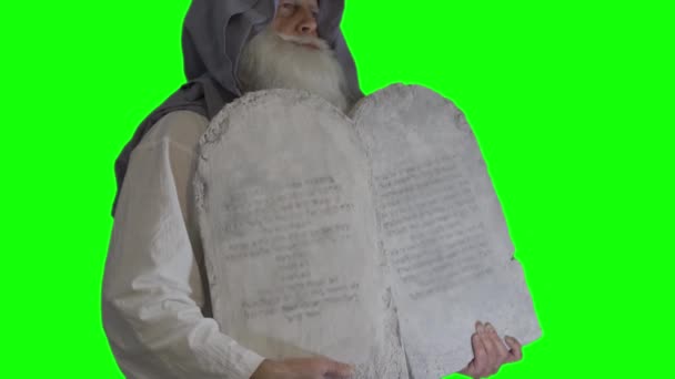 Profeta Bíblico Del Antiguo Testamento Moisés Sostiene Las Tablas Con — Vídeo de stock