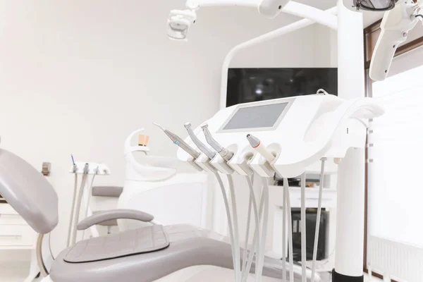 Stomatoloji Ortodonti Merkezinde Modern Diş Aletlerinin Fotoğrafı — Stok fotoğraf