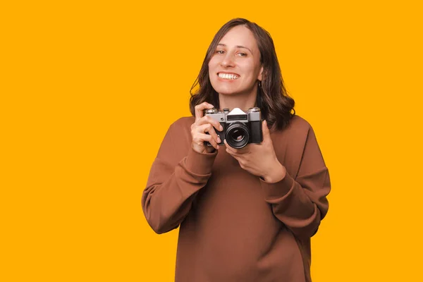 Studio Portrait Smiling Young Woman Holding Old Vintage Camera Yellow — Stock Photo, Image