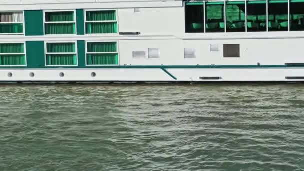 Close Footage Cruise Ship Danube River — Stok video