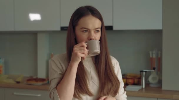 Close Video Young Woman Kitchen Drinking Her Morning Cup Coffee — Stock Video