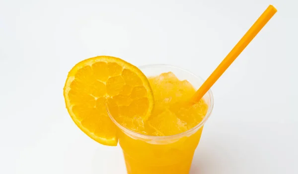 Närbild Bild Några Färska Gjort Apelsinjuice Med Några Isbitar Glas — Stockfoto