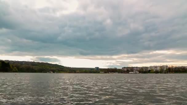 Imágenes Timelapse Las Nubes Lluvia Que Vienen Sobre Ciudad Cerca — Vídeo de stock