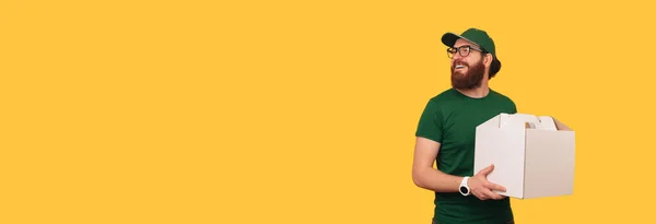 Banner Size Shot Van Een Levering Man Groen Uniform Met — Stockfoto