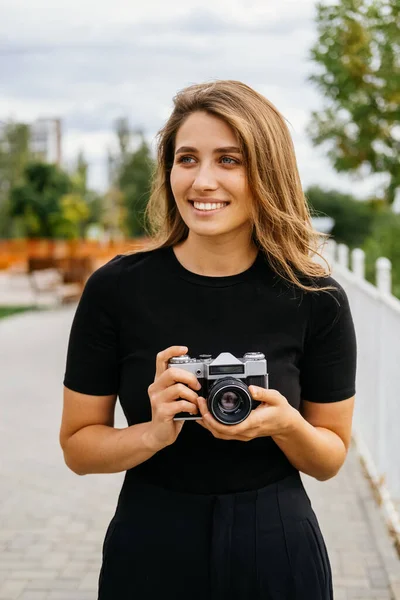 Vertical Portrait Young Woman Holding Vintage Camera While Walking Street — Stock Photo, Image
