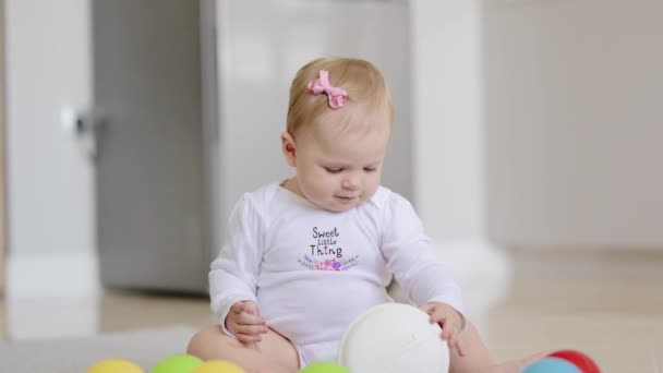 Footage Beautiful Little Baby Girl Playing Floor — Stock Video