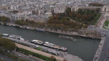 Paris City 'nin yukarıdan çekilmiş görüntüleri Sienna nehri manzarası.