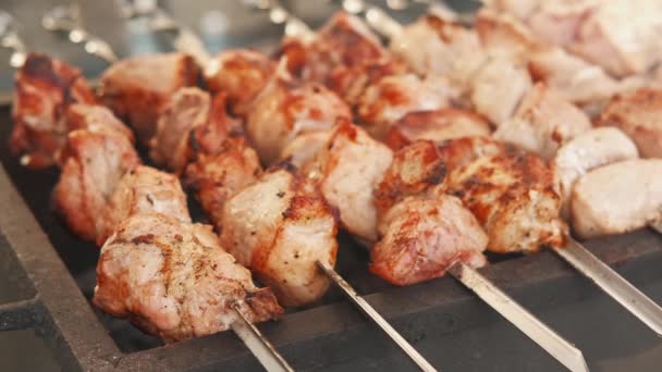 Chef Preparando Poco Carne Cerdo Barbacoa Aire Libre — Vídeos de Stock