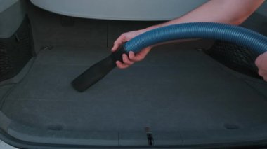 Aracınızın bagajını verimli bir şekilde süpürmek için en iyi teknikleri keşfedin.