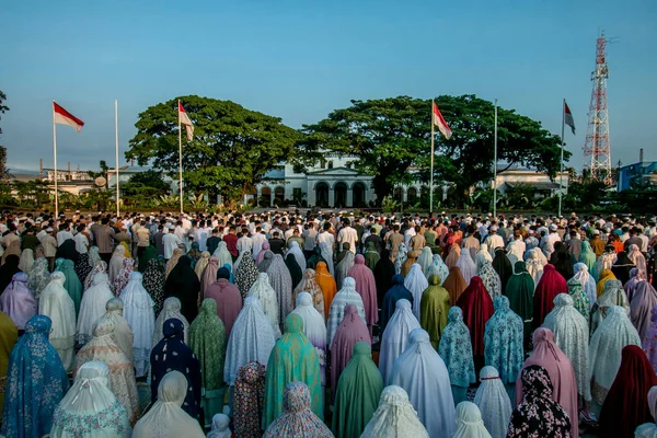 Muslim Melaksanakan Idul Adha 1444 Doa Hijriah Alun Alun Kota — Stok Foto