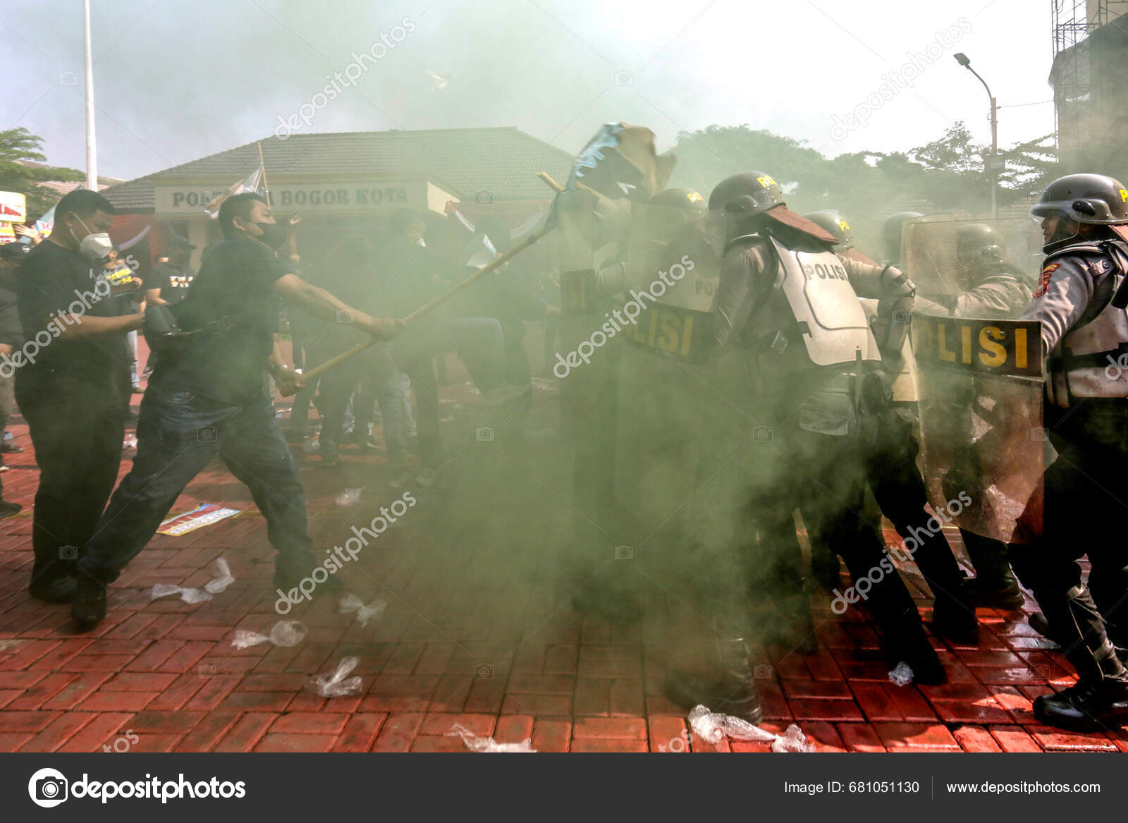 Simulation Handling Protesters 2024 General Election Security Police   Depositphotos 681051130 Stock Photo Simulation Handling Protesters 2024 General 