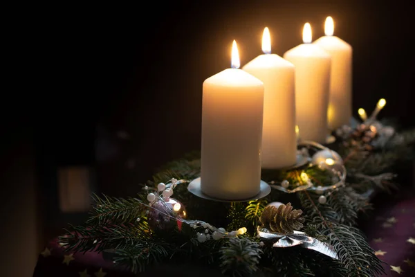 Noel mumları, Advent, Beyaz Candesl ve ışıklar