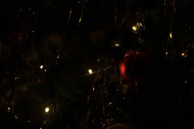 Siyah arkaplanda bokeh ışıkları