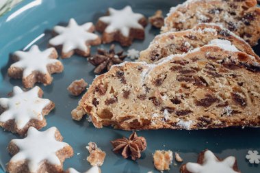 Alman Noel pastaları, zimtsterne, dresdner Stoller, schoko lebkuchen