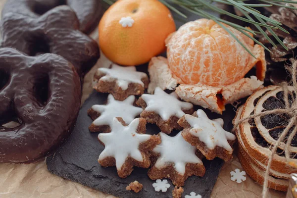 Alman Noel pastaları, zimtsterne, dresdner Stoller, schoko lebkuchen