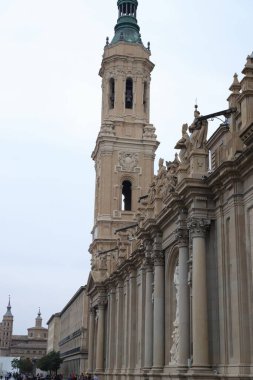 Bazilika sütunun hanımı, Zaragoza, İspanya
