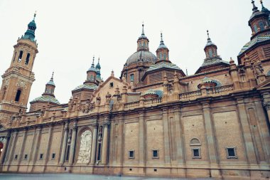 Bazilika Pilar leydimiz, Zaragoza, İspanya