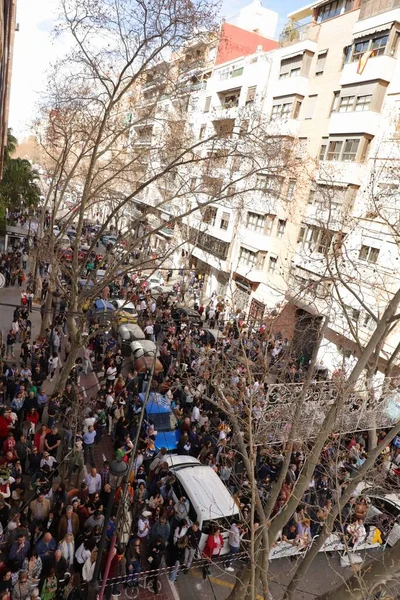 Valencia 'nın şelalelerinde mascleta, havai fişekler, barut