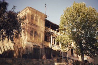 Lanjaron, Las Alpujarras, Granada 'da terk edilmiş eski bir otel.