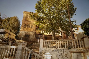 Lanjaron, Las Alpujarras, Granada 'da terk edilmiş eski bir otel.