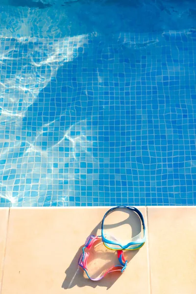 Blue Pool Orange Hat Background White Swimming Pool — Stock Photo, Image