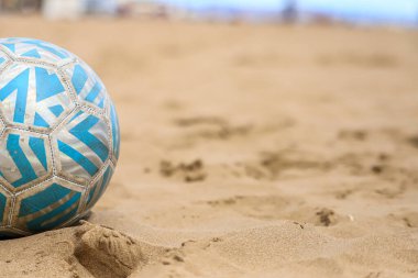 Kumsaldaki top. tatil.