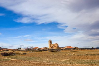 Toskana 'nın kırsal kesimindeki kilise, İtalya.