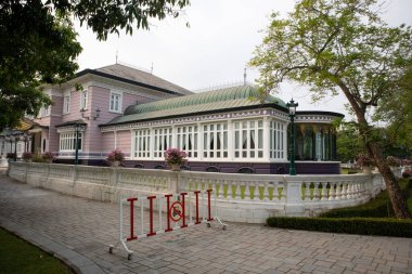 Bang Pa-In Sarayı 'nın manzarası Ayutthaya' daki Ayutthaya dönemine dayanan antik bir saray.