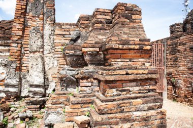 Wat Mahathat Antik Ayutthaya Tarihi Parkı 'ndaki tarihi parkta, Phra Nakhon Si Ayutthaya, Tayland