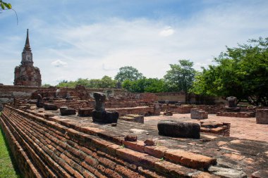 Wat Mahathat Antik Ayutthaya Tarihi Parkı 'ndaki tarihi parkta, Phra Nakhon Si Ayutthaya, Tayland