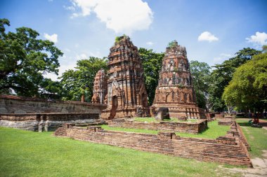 Wat Mahathat Antik Ayutthaya Tarihi Parkı 'ndaki tarihi parkta, Phra Nakhon Si Ayutthaya, Tayland