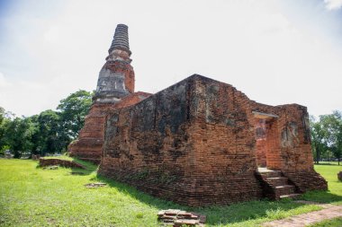 Wat Mahathat Antik Ayutthaya Tarihi Parkı 'ndaki tarihi parkta, Phra Nakhon Si Ayutthaya, Tayland