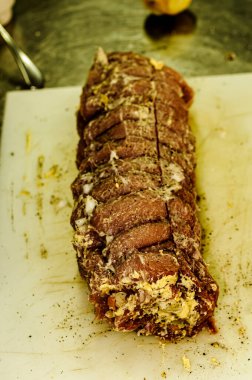 Nefis domuz filetosu hazırlığı.