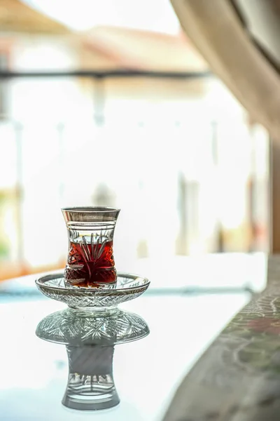 Чашка Чая Столе Естественный Яркий Фон — стоковое фото