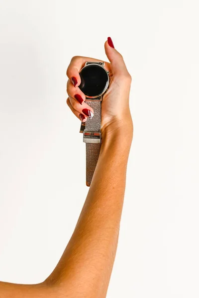 Zeiger Einer Jungen Frau Mit Armbanduhr Weißer Hintergrund — Stockfoto