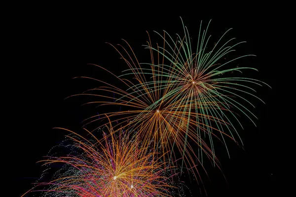 Buntes Feuerwerk Explodierte Nachthimmel — Stockfoto
