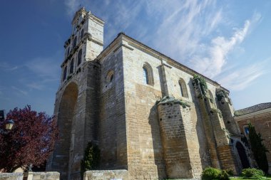 Torquemada, Palencia 'daki Santa Eulalia Kilisesi' nin Taş Mimarisi