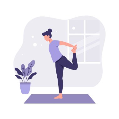 Kadın içeride, saksı bitkisi ve pencerenin yanında yoga minderinin üzerinde geriye doğru uzanıyor, sağlık ve sakin atmosferi teşvik ediyor. Rahatlamış ruh hali.