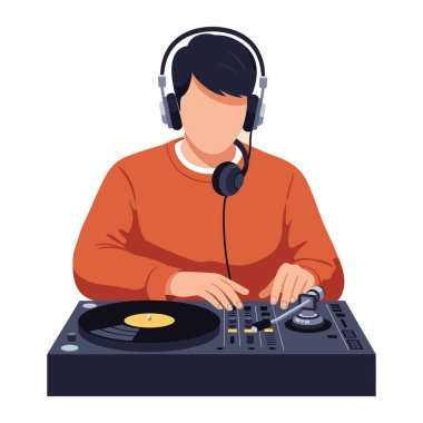 Siyah saçlı ve kulaklıklı bir erkek DJ, pikabın kontrolünü ayarlar ve müziği minimum düzlükte karıştırmaya odaklanır..