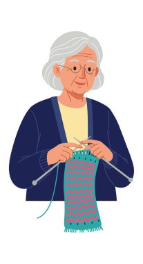 Resimde yaşlı bir kadın mavi ve pembe desenli bir eşarp örüyor gözlük takıyor ve donanma hırkası giyiyor, sakin ve odaklanmış bir hava yaratıyor..