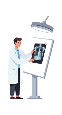 Beyaz önlüklü doktor, klinik ortamda ışık kutusunda akciğer röntgeni üzerinde çalışıyor..