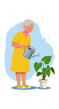 Sarı elbiseli yaşlı bir kadın, yeşil bir saksıyı parlak bir ortamda su dolu bir konteynırla sulayarak, sakin ve özenli bir şekilde içeri getiriyor..