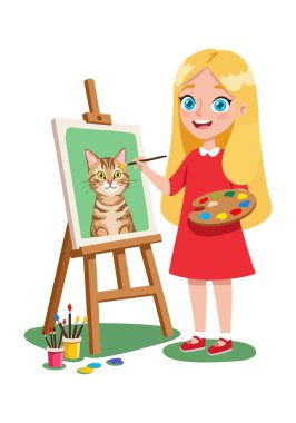 Sarı saçlı bir kız, renkli bir palet kullanarak bir sehpaya kedi portresi çiziyor. Etrafı boya malzemeleriyle çevrili, neşeli bir şekilde..