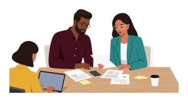 Üç profesyonel birlikte çalışarak kağıtları gözden geçirir ve modern ofis ortamında dizüstü bilgisayar kullanır, takım çalışması ve odaklanma tasvir eder. Sakin ol..