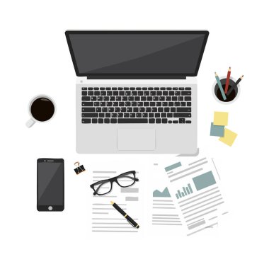 Kahve fincanı, akıllı telefon, gözlük, kalem ve belgelerin olduğu bir dizüstü bilgisayarın çalışma alanının üst görüntüsü. Profesyonel ruh hali..