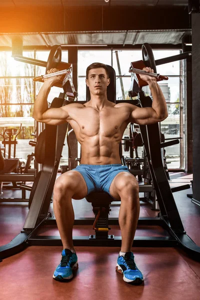 Spanspieren Van Handen Onder Belasting Man Doet Oefeningen Voor Biceps — Stockfoto